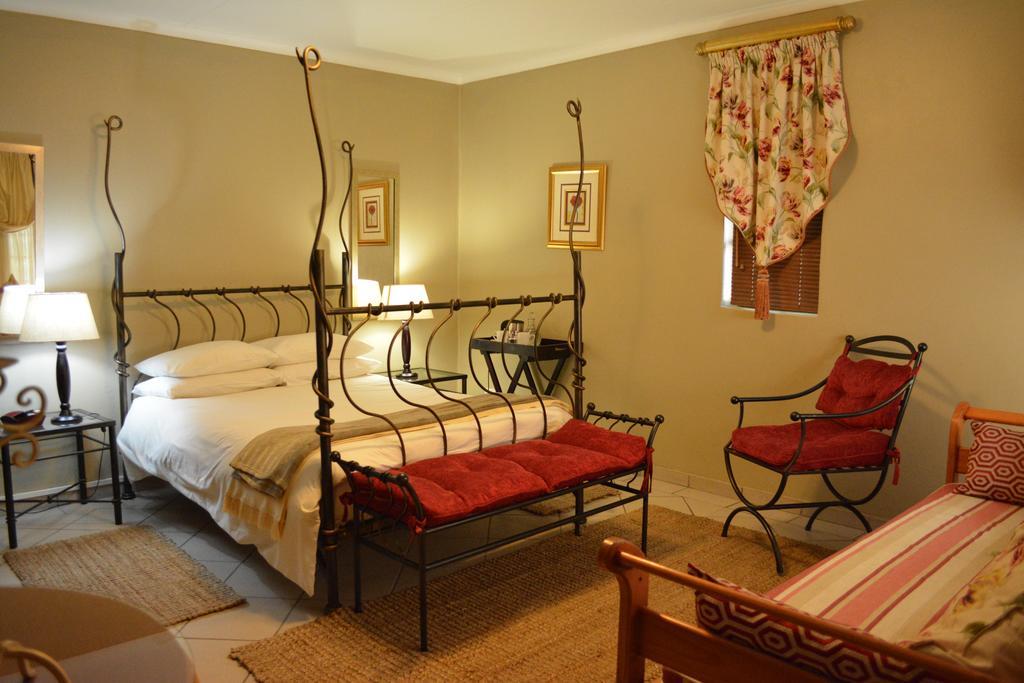 Le Chateau Guest House And Conference Centre Kempton Park Exterior foto